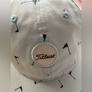 New with tags-Titleist baseball hat adjustball with mess inside lining- lt blue